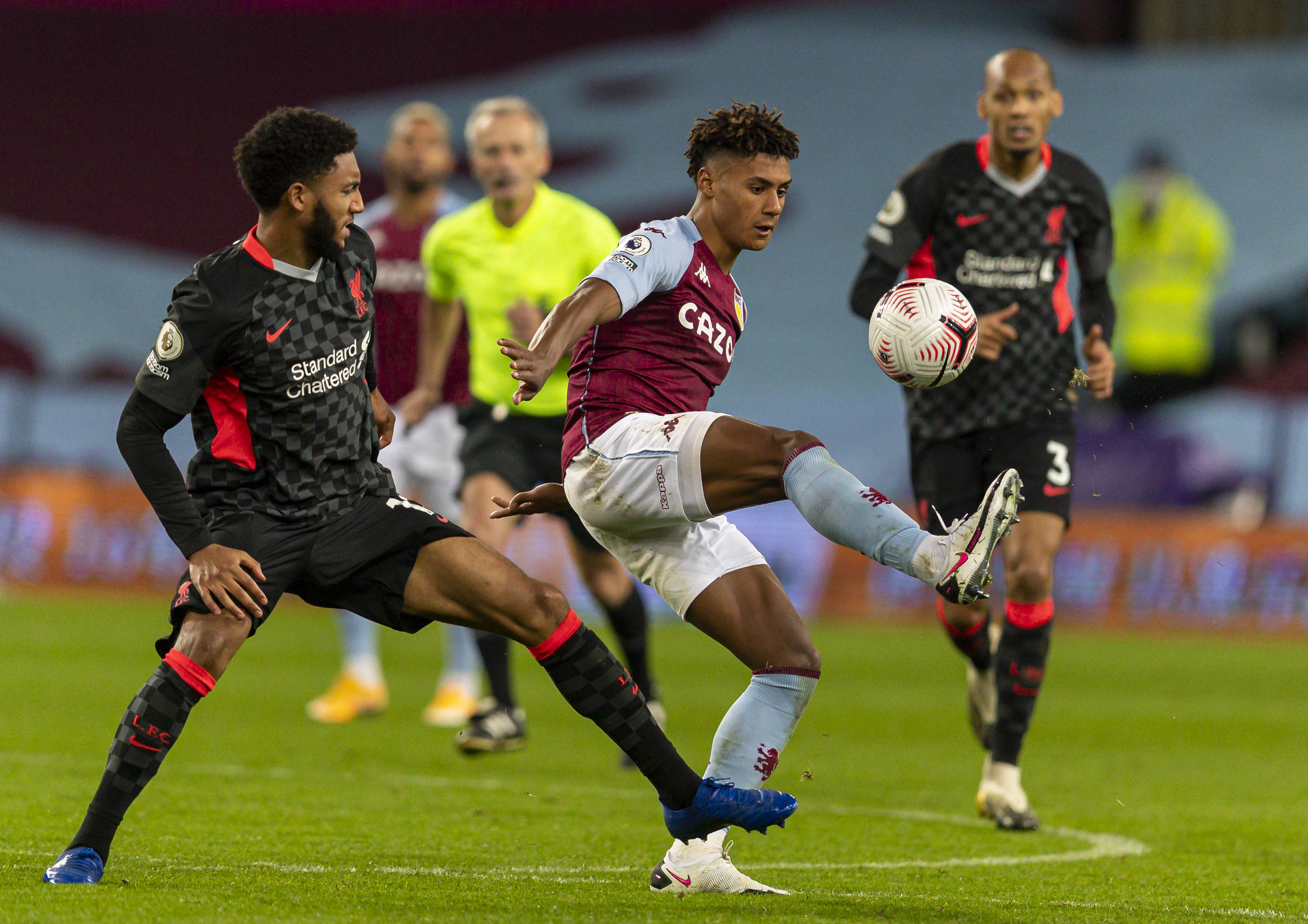 他们在经过 他们在经过